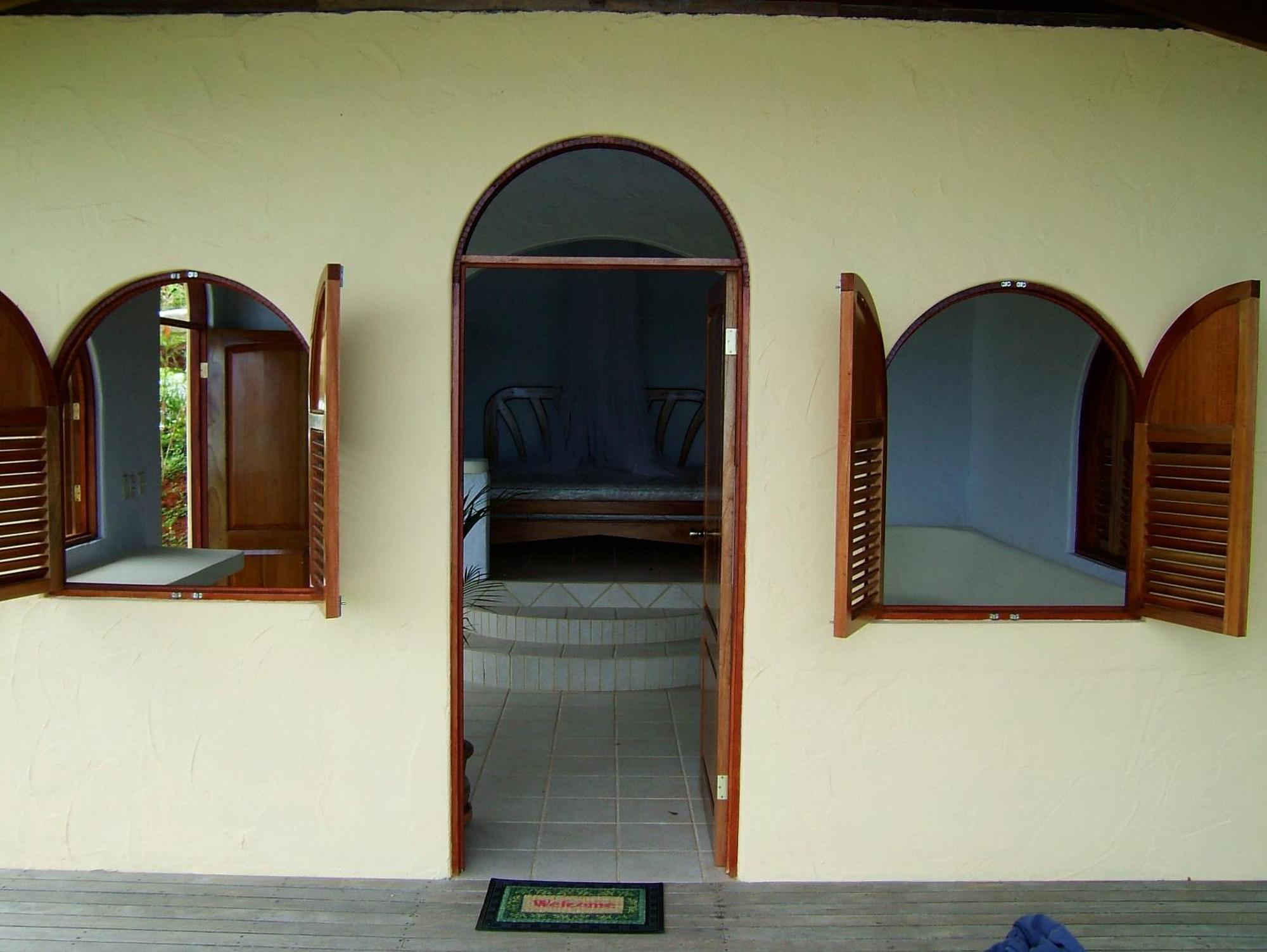 Lagunavista Villas Carate エクステリア 写真