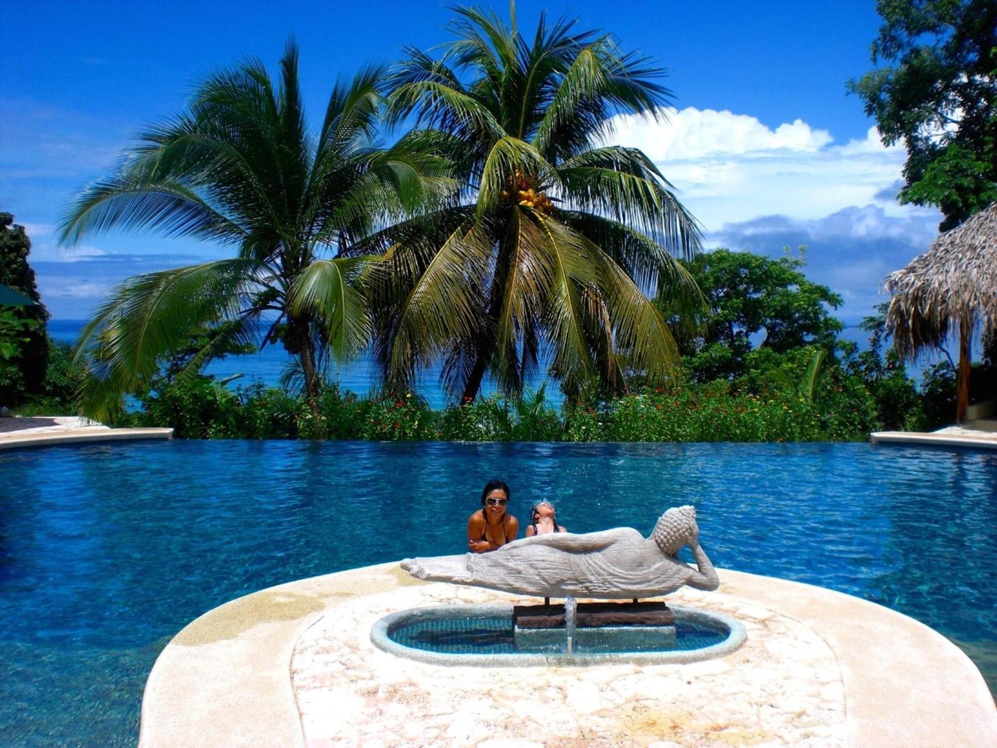 Lagunavista Villas Carate エクステリア 写真