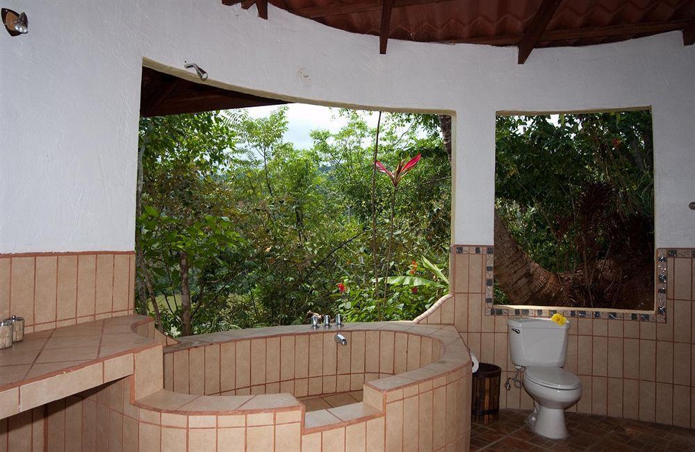 Lagunavista Villas Carate エクステリア 写真