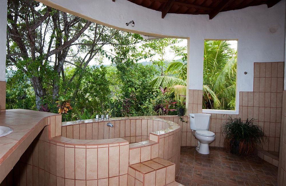 Lagunavista Villas Carate エクステリア 写真