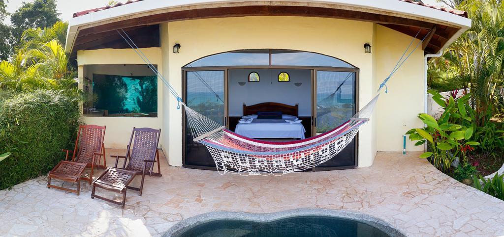 Lagunavista Villas Carate エクステリア 写真