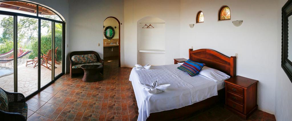 Lagunavista Villas Carate エクステリア 写真